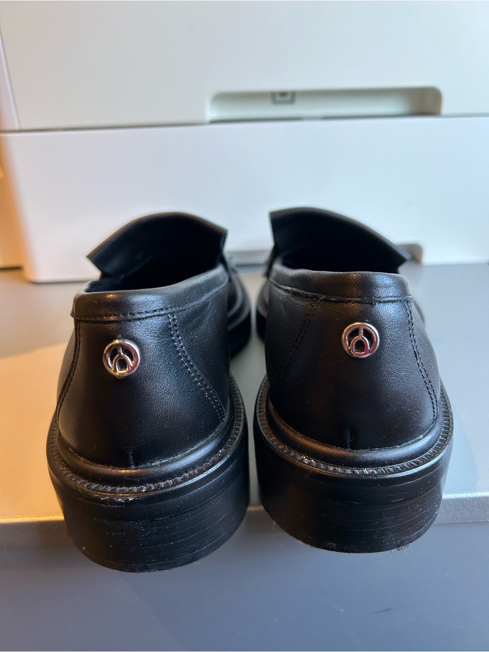 Women’s Leather Wishbone Black Tassel Loafers Size 8.5 - Picture 5 of 10